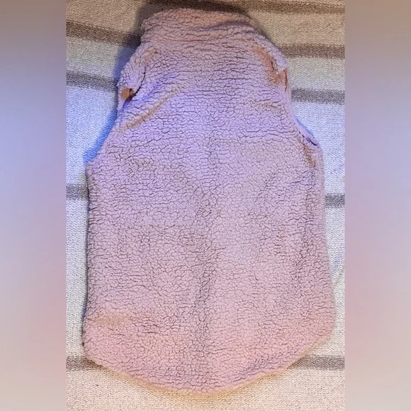 Women's Pink Sherpa Vest - Picture 11 of 11